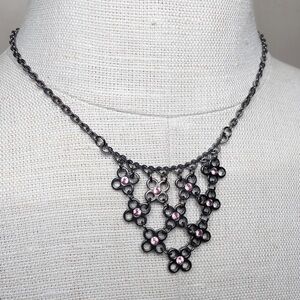 Flower dropped necklace